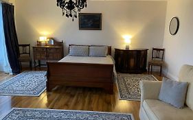 Large Private En-Suite Room With Shared Kitchen